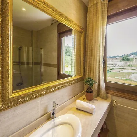 Four-bedroom Holiday In סנשנשו
