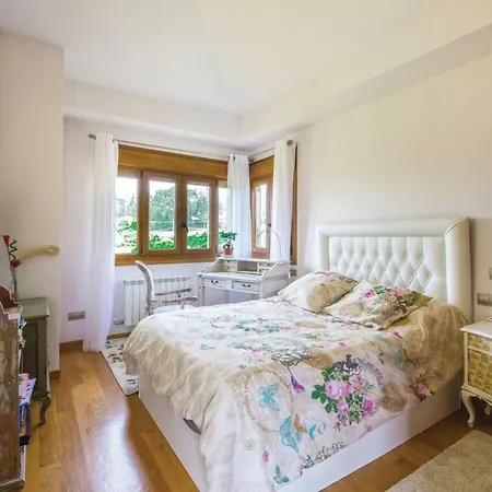 Four-bedroom Holiday In בית נופש